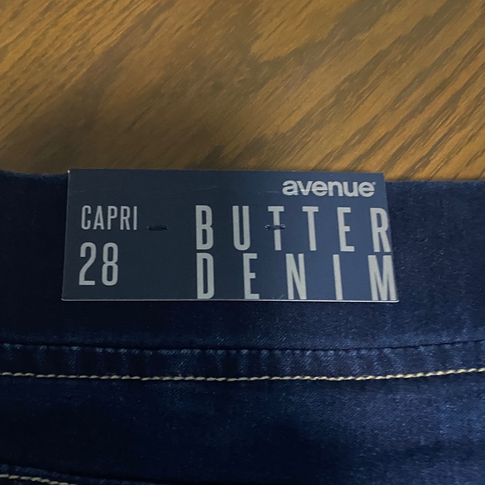 Avenue Butter Denim Capri in Rich Blue